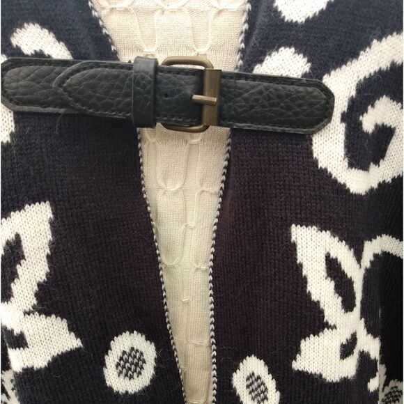 NWOT SNAILS & CINNAMON Black/White/Yellow Floral Cardigan Jacket/Wrap w/Buckle - Picture 2 of 13